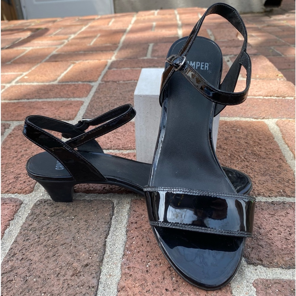 NWOT Camper size 7.5 (38 European) black patent leather sandal small heel